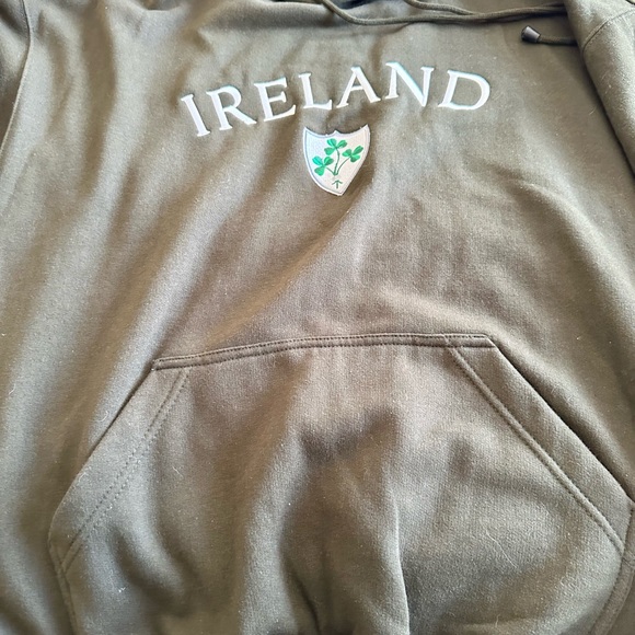 HOODED IRISH SWEATSHIRT WITH “ kangaroo pouch” by LIVE FOR RUGBY - Picture 4 of 14